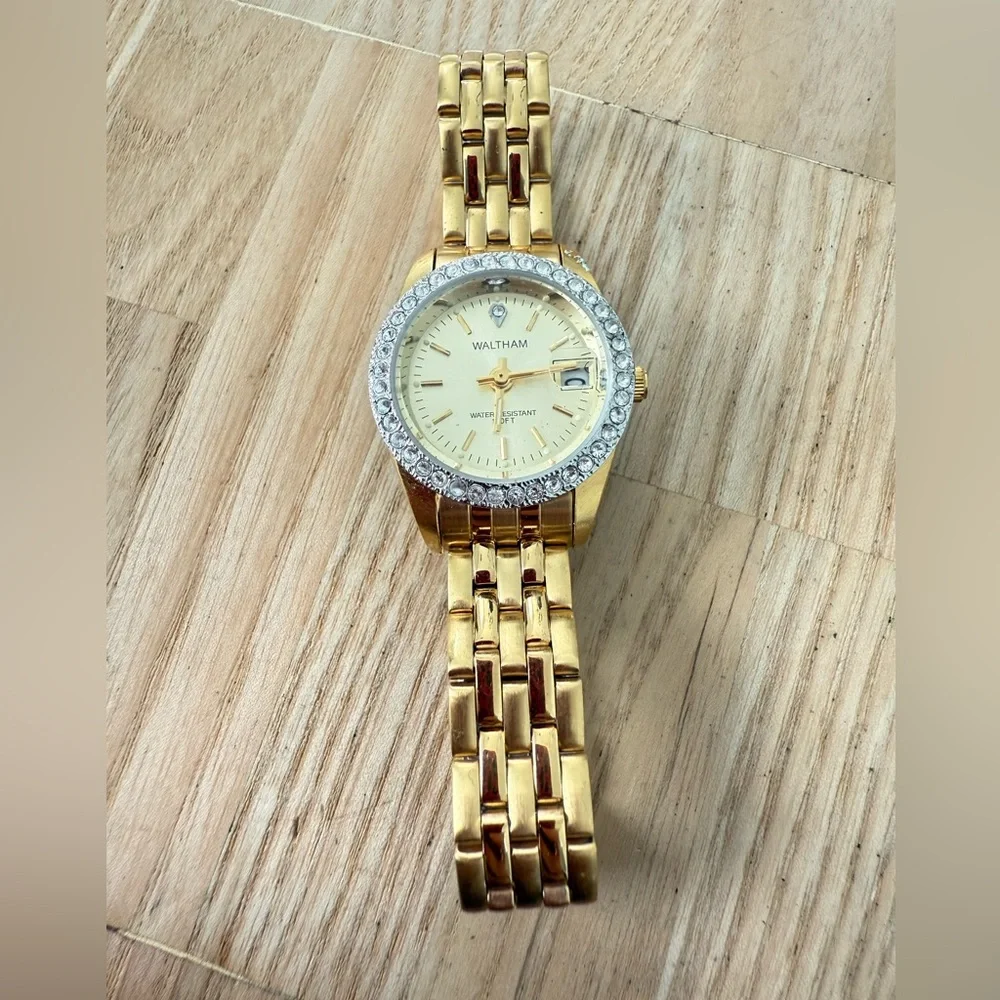 Waltham ladies gold tone crystal accented watch NEW BATTERY